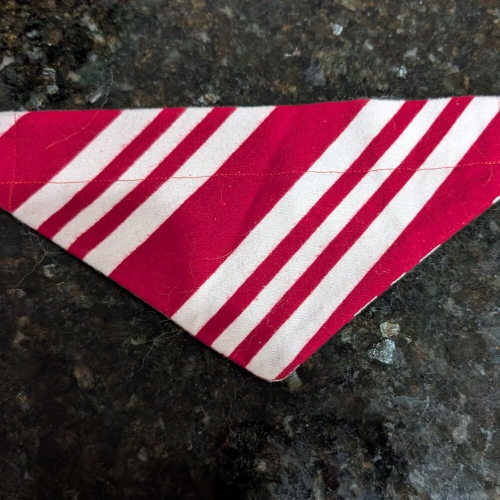 BRAND NEW Red and White Striped Dog Bandana Attaches to Collar